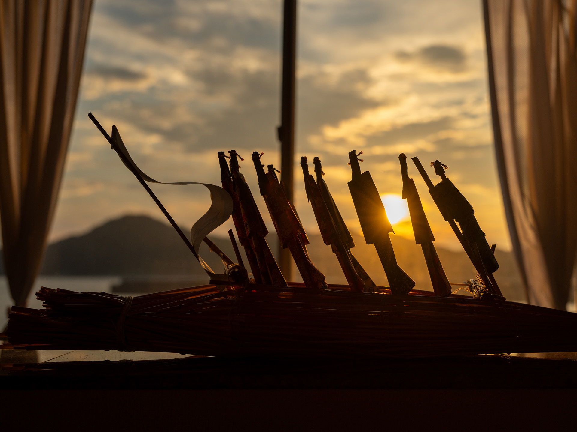 ISLAND CROSS - Kitagi